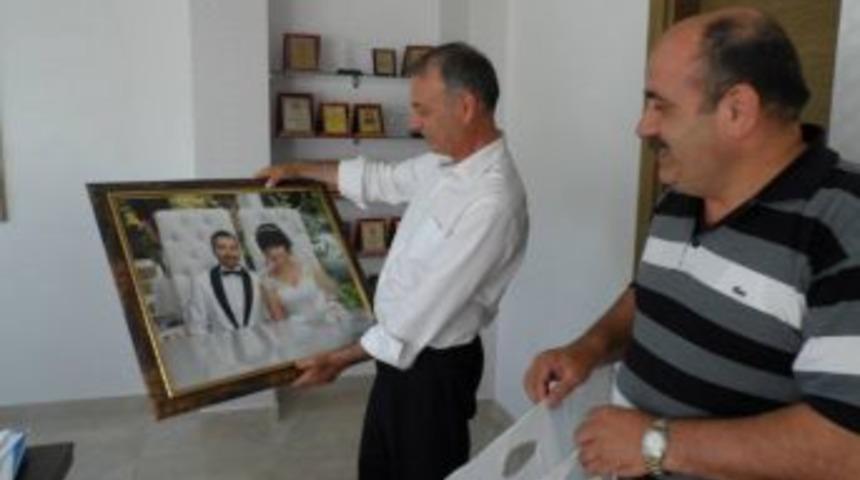 Fotoğraf&ccedil;ıdan başkana s&uuml;priz hediye