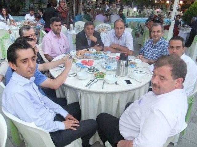 Ak Parti Teşkilatları İftarda Buluştu