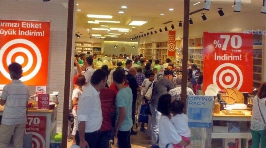 Piazza&rsquo;da Alışveriş R&uuml;zgarı