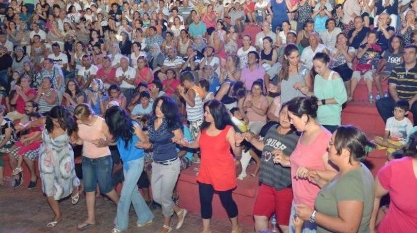 Konyaaltı&rsquo;nda Sıra Gecesi D&uuml;zenlendi