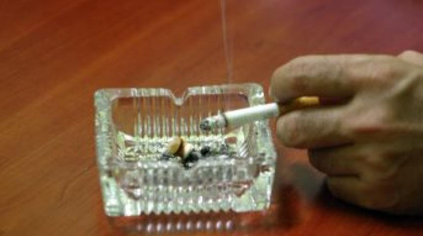 İftarda I&ccedil;ilen Sigara Kalp Krizi Riskini Artırıyor