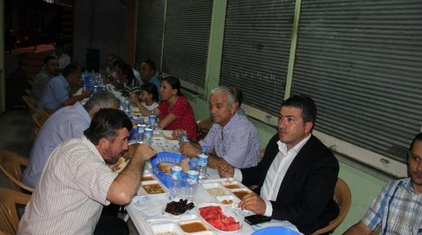 Derek&ouml;seler K&ouml;y&uuml;nde İftar Programı D&uuml;zenlendi