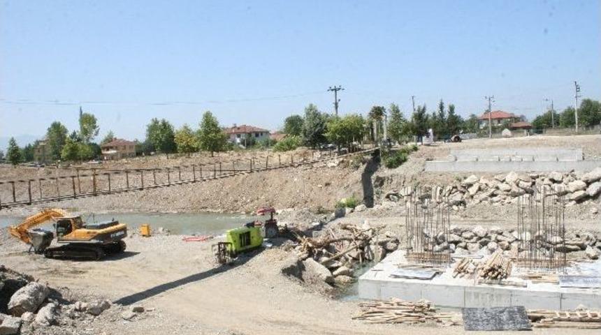 Mamure&rsquo;de K&ouml;pr&uuml; &Ccedil;alışması Hızla S&uuml;r&uuml;yor