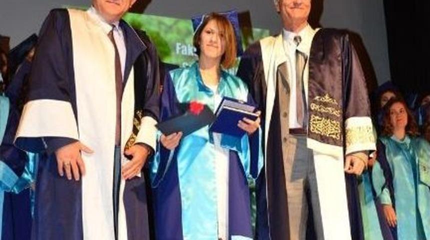 Dokuz Eyl&uuml;l'&uuml;n Mezuniyet Gururu