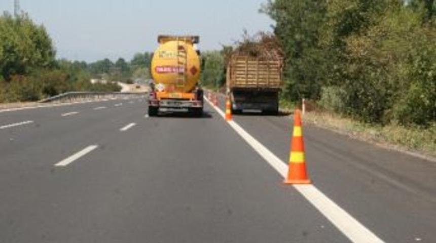D&uuml;zce&rsquo;de Otoyola Bayram Temizliği