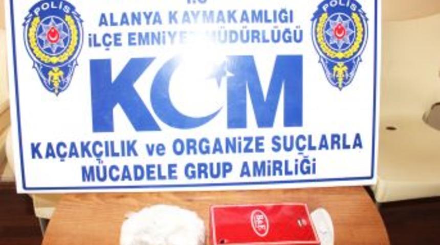 Parf&uuml;m Kutusu I&ccedil;inde Uyuşturucu Ele Ge&ccedil;irildi