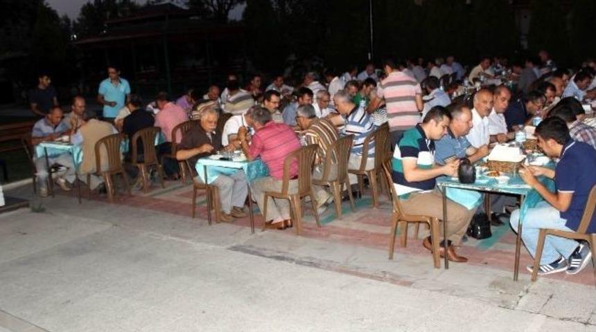 Salihli'de Okul M&uuml;d&uuml;rleri İftarda Buluştu