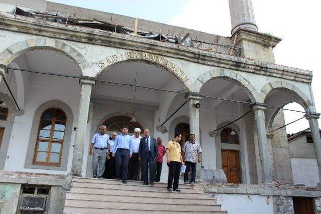 Tunç, Şadırvan Camisi’nde İnceleme Yaptı