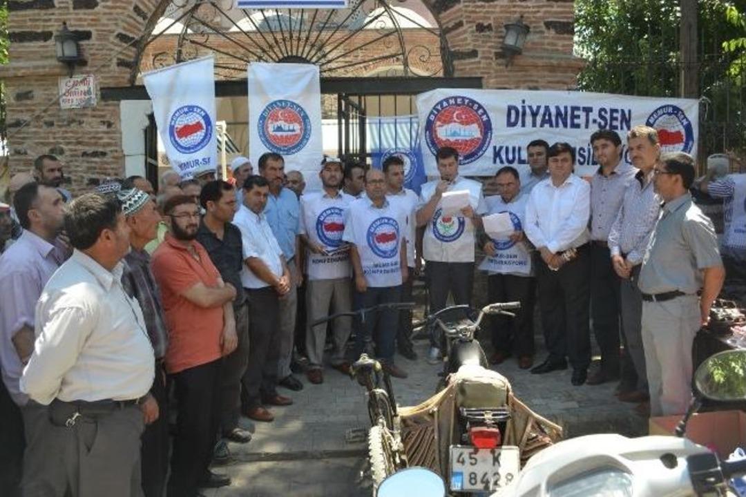 Kula'da Mısır İ&ccedil;in Gıyabi Cenaze Namazı Kılındı