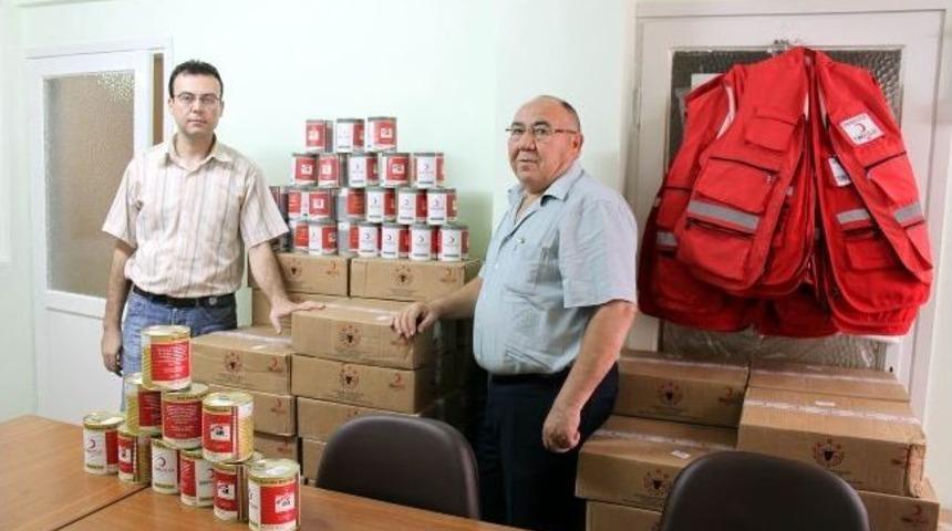 Salihli'de 156 Kişiye Kavurma Ve Kıyma Konservesi Dağıtıldı