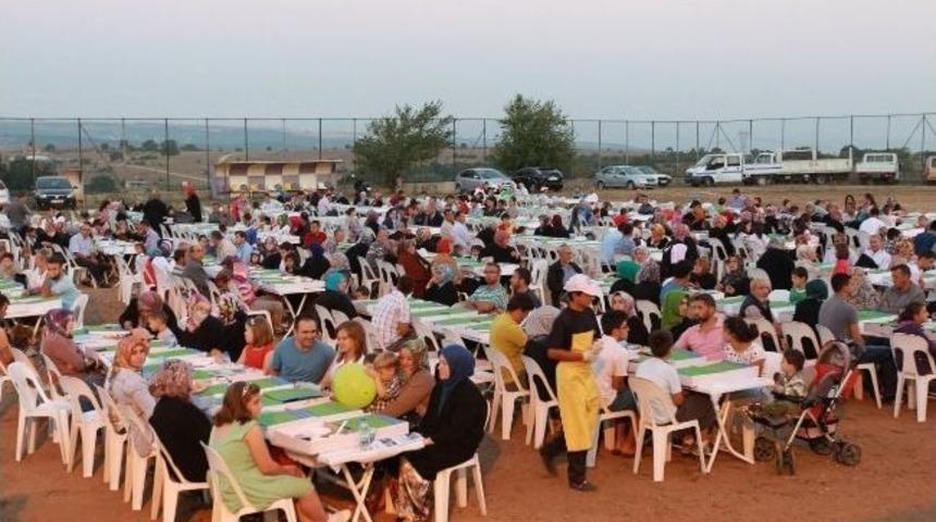Mollafenari'de İftar Bereketi