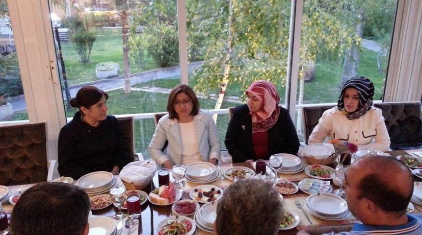 Bakan Fatma Şahin Aksaray&rsquo;da Belediye Başkanı Palta'ya Misafir Oldu