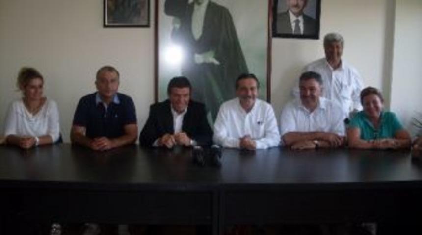 Başkan Ata&ccedil; Yeni İl Başkanı Olan &Ccedil;uhadar&rsquo;ı Ziyaret Etti