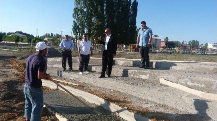 Ağrı Belediyesi&rsquo;nden Fatih Mahallesi&rsquo;ne Amfi Tiyatro