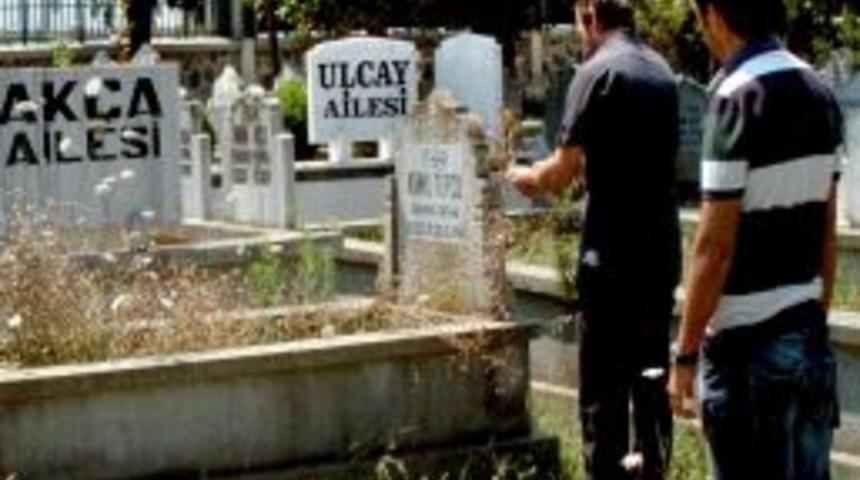 950 Bin TL'lik Yolsuzluk Davasının Belgesini Dedesinin Mezarından &Ccedil;ıkardı