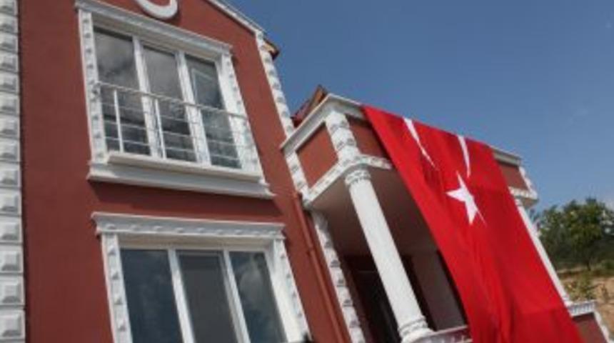 Somali'de Şehit Olan Polis Toprağa Verildi