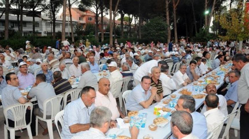 Başkan Erg&uuml;n M&uuml;tevelli Halkıyla İftarda Buluştu