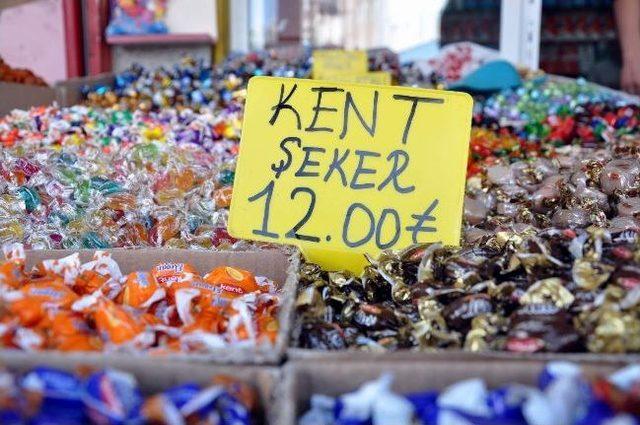 Bayram Şekerleri Tezgahlardaki Yerini Aldı