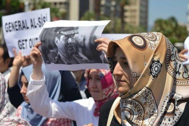 Mısır’daki Katliamda Ölenler İçin Gıyabi Cenaze Namazı Kılındı