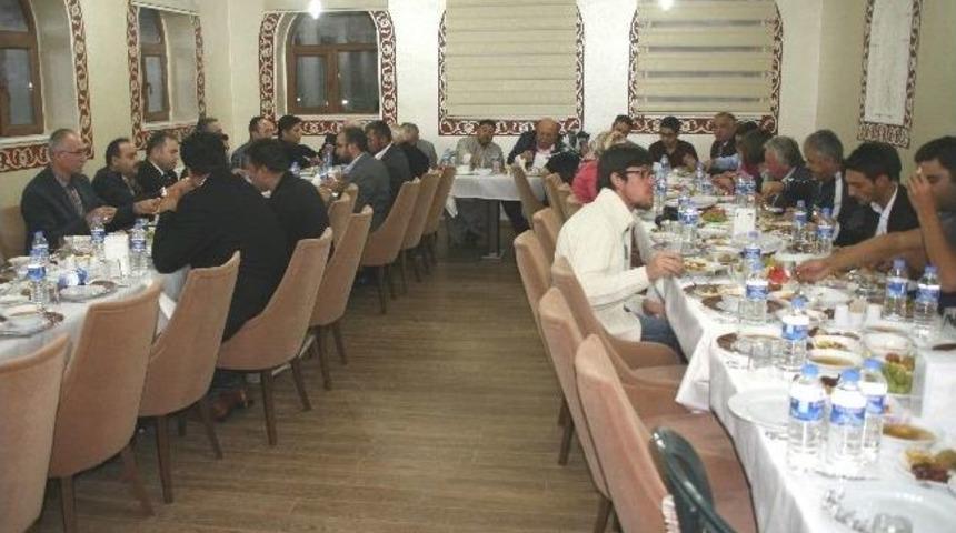 Yozgatlı Hayır Sever İş Adamı Bilal Şahin Basın Mensuplarına İftar Yemeği Verdi