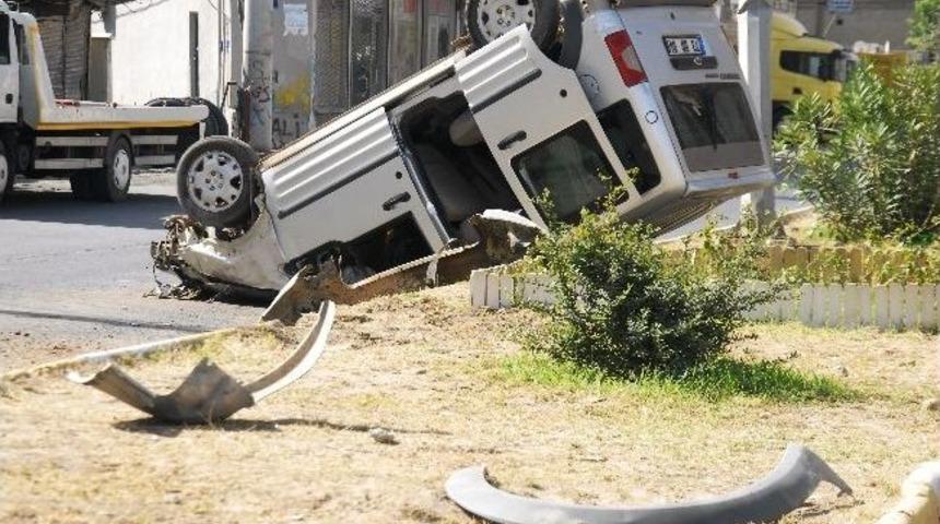 Cizre&rsquo;de Trafik Kazası: 3 Yaralı