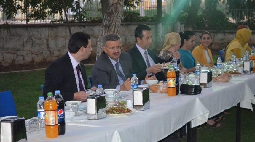 Koruyucu Aileler İftar Yemeğinde Buluştu