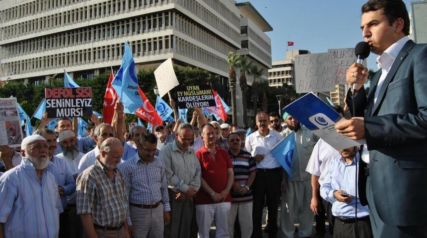 Mısır'da Demokrasi Yanlılarına Ateş A&ccedil;ılması