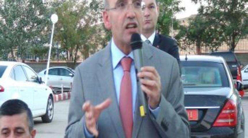 Maliye Bakanı Şimşek &Ccedil;&ouml;z&uuml;m S&uuml;recine K&uuml;rt&ccedil;e Ve T&uuml;rk&ccedil;e Destek Istedi