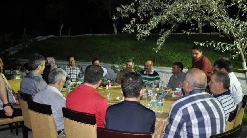 Siirt Valisi Ahmet Aydın, Komşularını İftarda Ağırladı