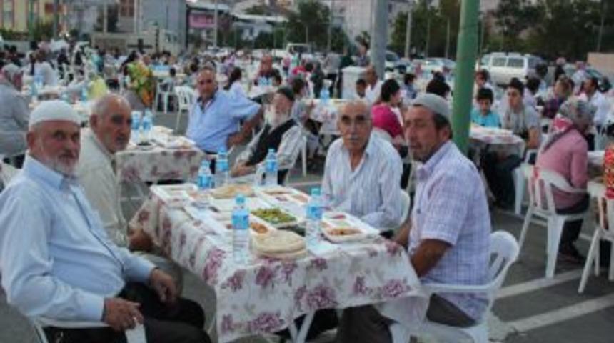 Bursa'daki Samsunlular Iftarda Buluştu