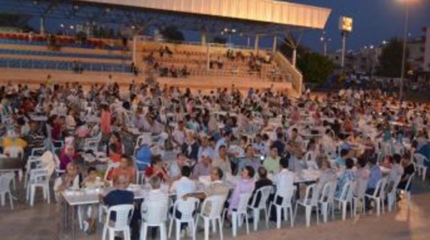 G&uuml;l Demeti Derneği'nden Iftar