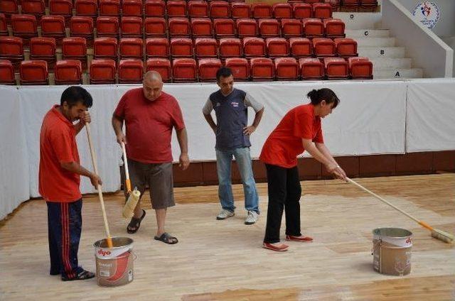 Menderes Spor Salonu Sezona Hazırlanıyor