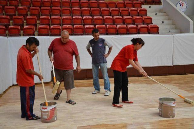 Menderes Spor Salonu Yeni Sezona Hazırlanıyor