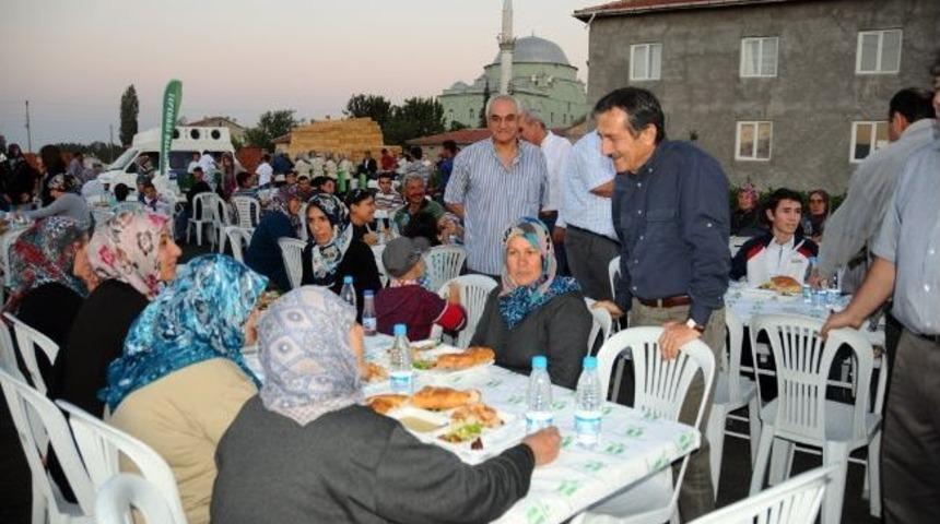 Tepebaşı Belediyesi&rsquo;nin Sokak İftarları