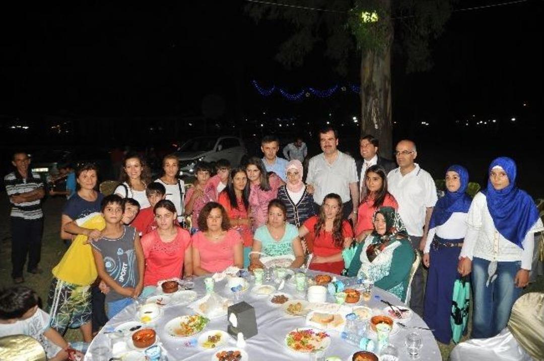 Ak Parti Gen&ccedil;lik Kolları&rsquo;ndan İftar Yemeği