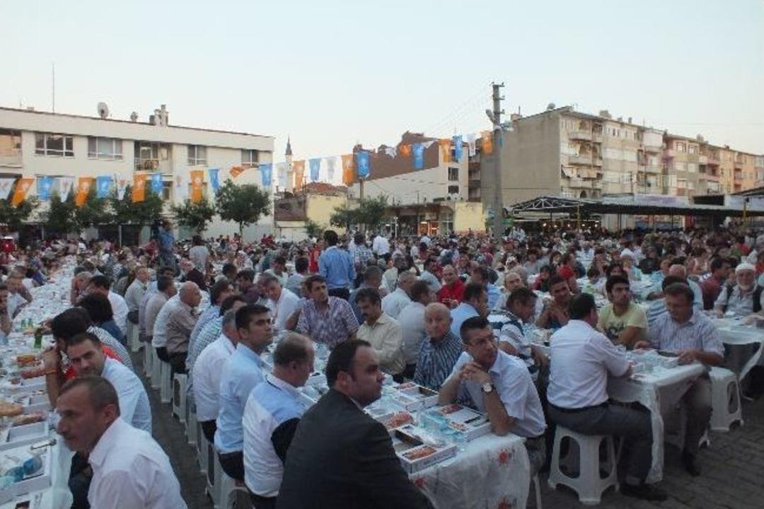 Ak Parti İstanbul İl Başkanlığı Hayrabolu&rsquo;da İftar Yemeği Verdi