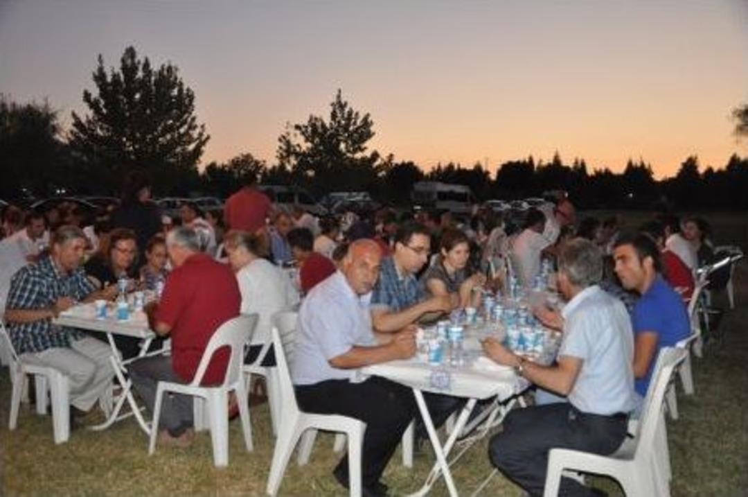 Manisa'da Spor Camiasını Buluşturan İftar