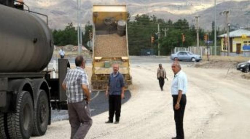 Suşehri&rsquo;nde Asfalt &Ccedil;alışmalarına Hız Verildi