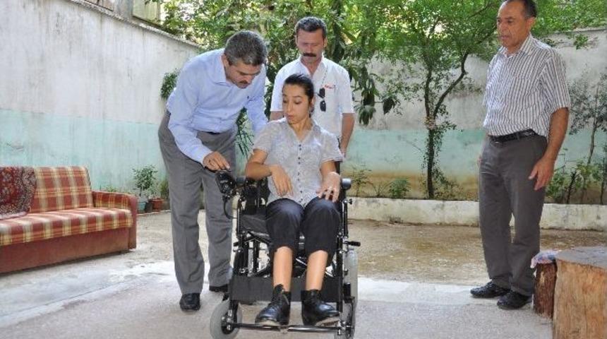 Başkan Alıcık Engelli Nihal&rsquo;i Mutlu Etti