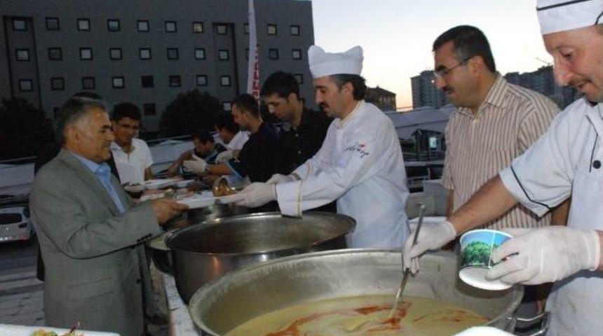 Melikgazi Belediyesi &Ccedil;alışanları İftarda Buluştu
