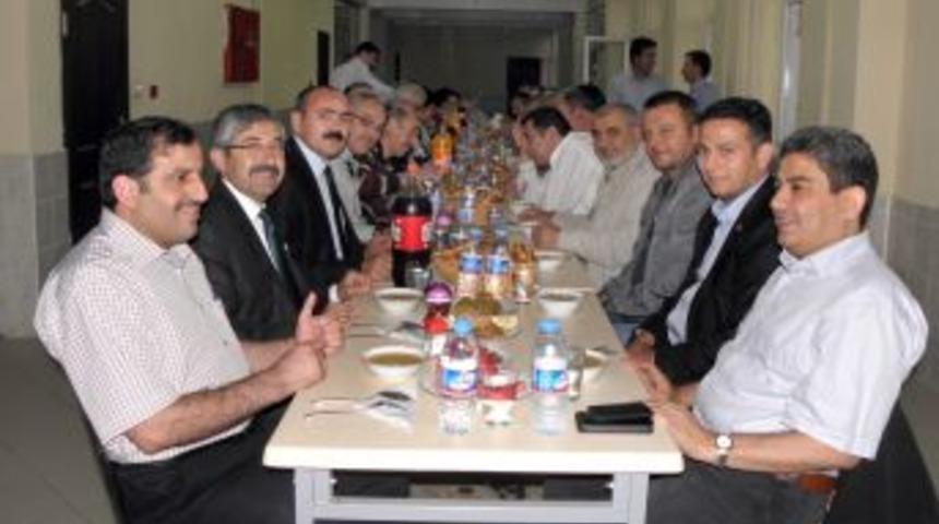 Zile FEM Dershanesi Birlik Iftarı Verdi