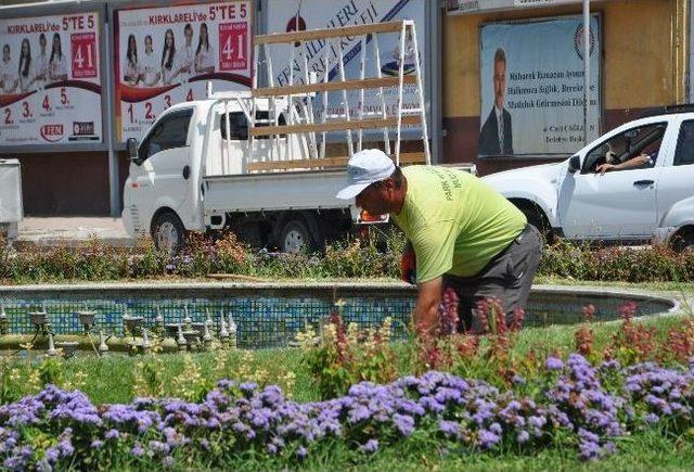 Süs Havuzları Temizleniyor