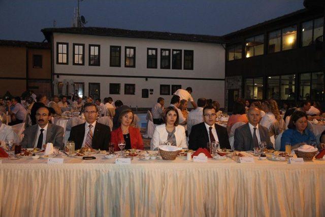 Valilik Personeli Iftarda Buluştu