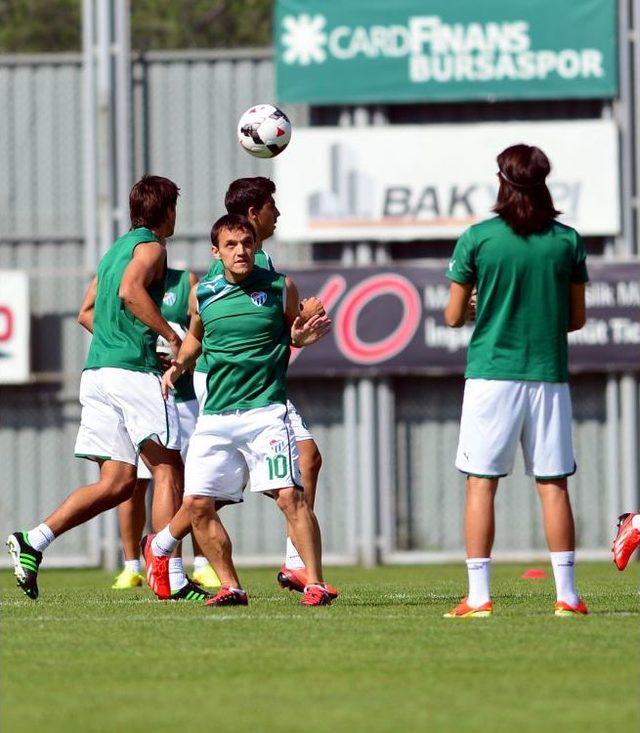 Bursaspor, Vojvodina Hazırlanıyor 1