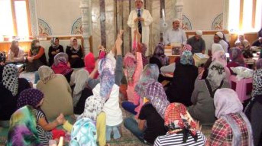 M&uuml;ft&uuml; &Ouml;zt&uuml;rk'ten Kur'an Kursu &Ouml;ğrencilerine: Ramazan'da En Karlı Sizlersiniz