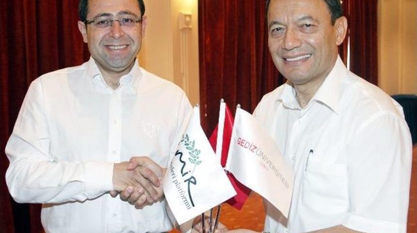 İzmir &Uuml;niversiteleri Platformu'nda Bayrak Gediz'de
