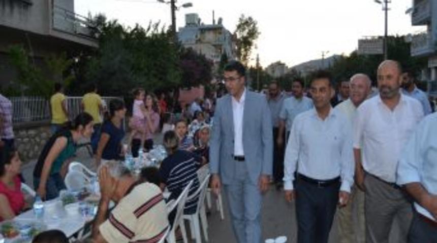 Milletvekili Erdinç, Kozan’da Vatandaşlarla Iftar Yaptı