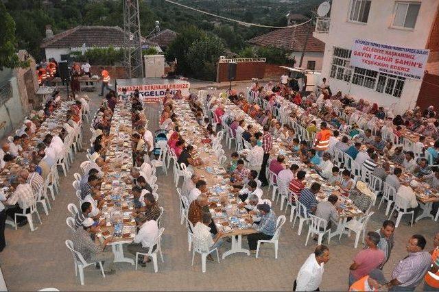 Yeni Minare Sokak İftarı’yla Açıldı