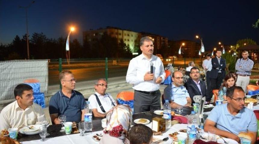 Engellilerle İftar Yemeğinde Buluşuldu