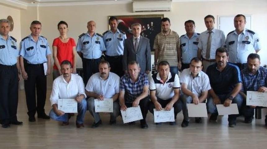 13 Kursiyer Belgesini Aldı